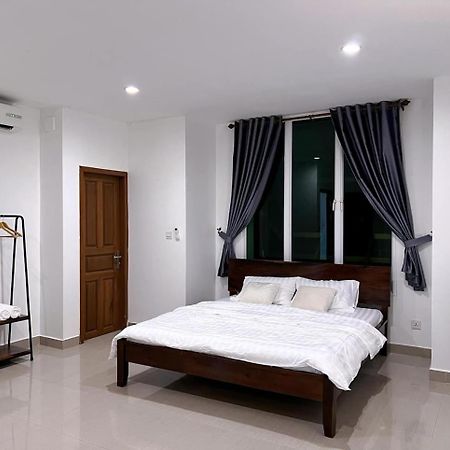 D32 Homestay Near Airport Behind Brown Coffee Airport Phnom Penh Exteriör bild