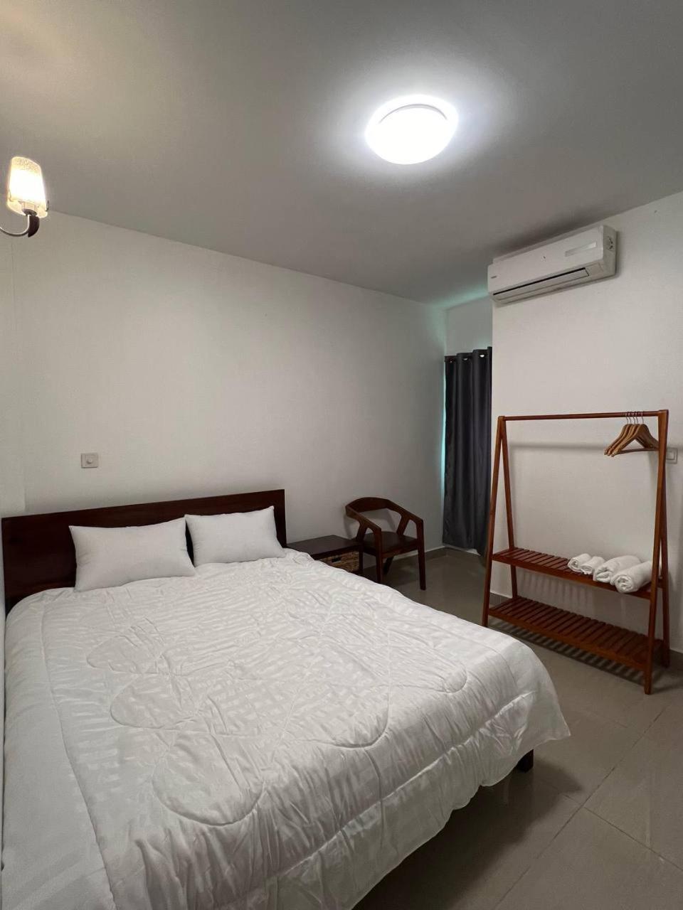 D32 Homestay Near Airport Behind Brown Coffee Airport Phnom Penh Exteriör bild