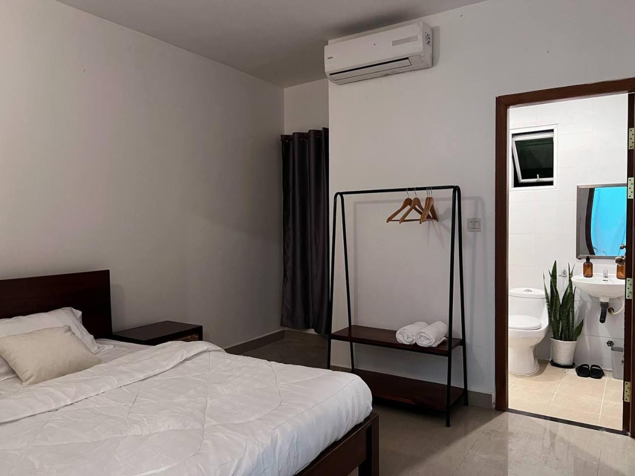 D32 Homestay Near Airport Behind Brown Coffee Airport Phnom Penh Exteriör bild