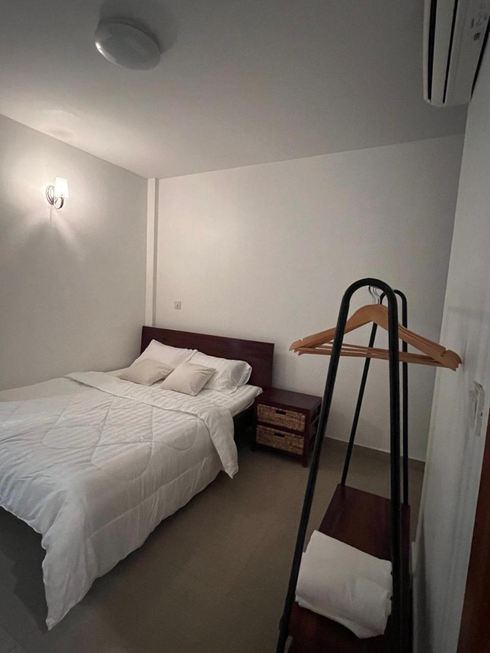 D32 Homestay Near Airport Behind Brown Coffee Airport Phnom Penh Exteriör bild