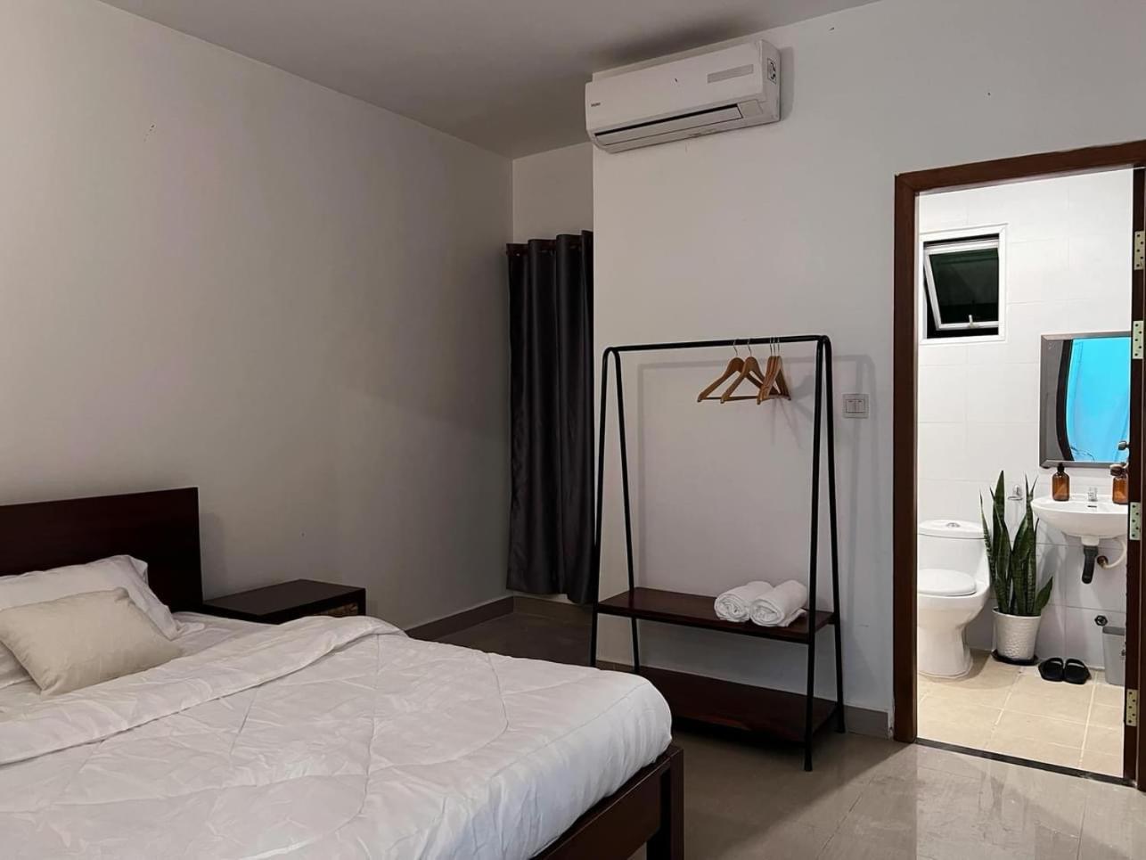 D32 Homestay Near Airport Behind Brown Coffee Airport Phnom Penh Exteriör bild