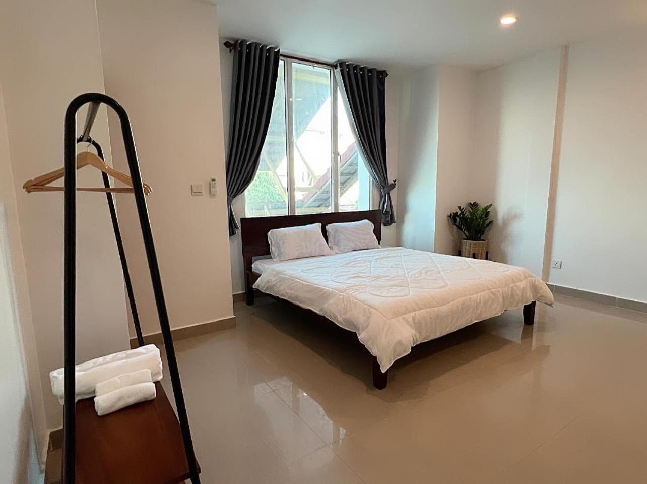 D32 Homestay Near Airport Behind Brown Coffee Airport Phnom Penh Exteriör bild