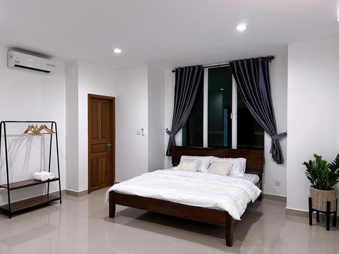 D32 Homestay Near Airport Behind Brown Coffee Airport Phnom Penh Exteriör bild