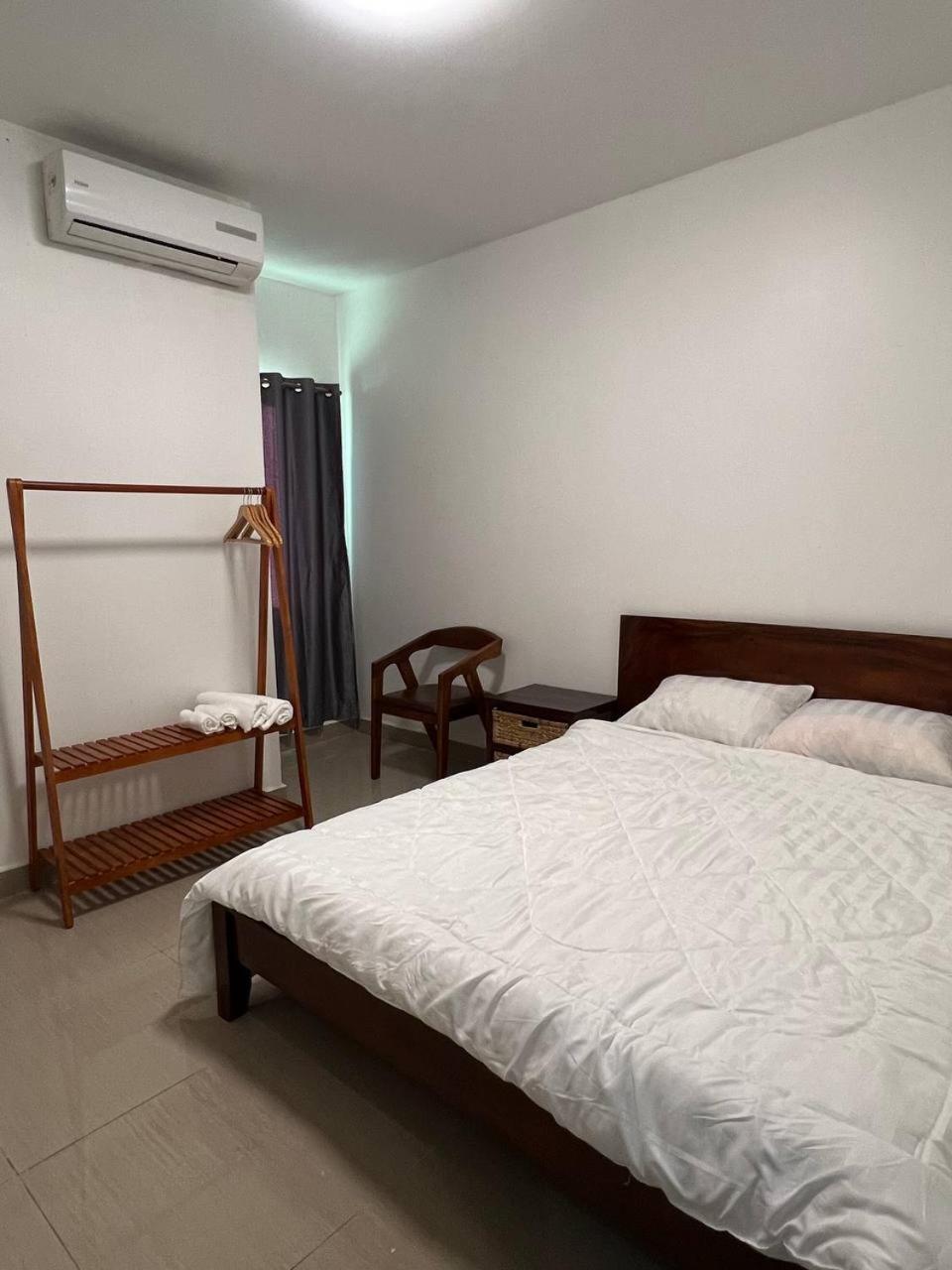 D32 Homestay Near Airport Behind Brown Coffee Airport Phnom Penh Exteriör bild